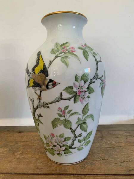 Franklin Mint Porcelain The Woodland Bird Vase Limited
