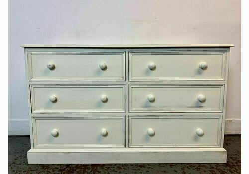 A Lovely Modern White Painted Double Chest Of Six Drawers With Bun Handles