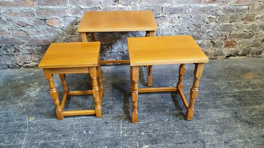 Vintage Turned Wood Nest Of Tables Side Occasional Bedside. Vinterior