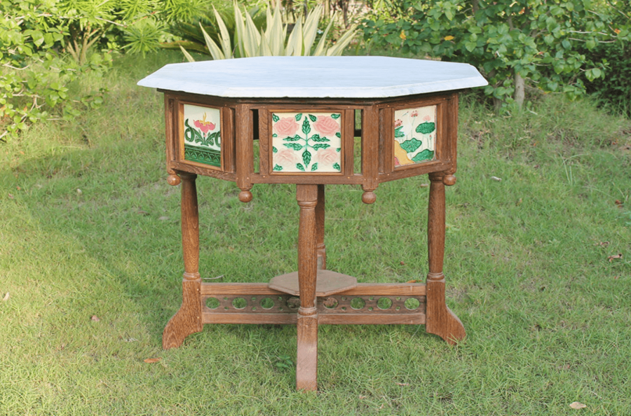 Octagonal Colonial Table With Tiles