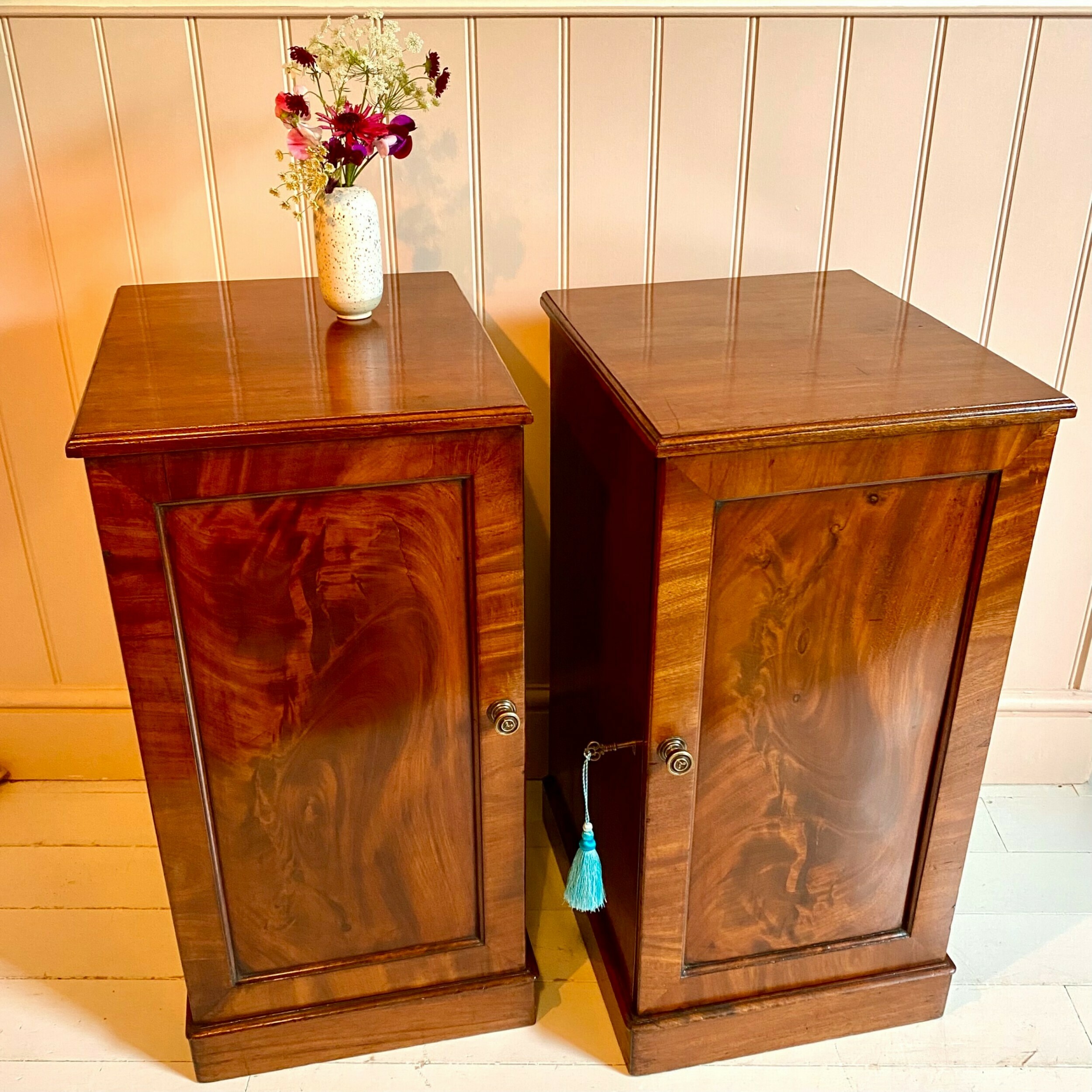 Second Hand Mahogany Bedside Tables Matttroy