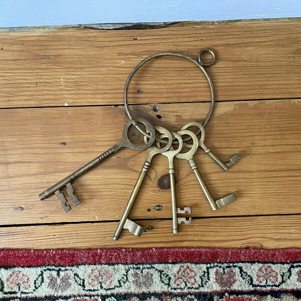 Large Collection Of Brass Gold Keys On A Metal Ring Decor Display 5 Key Collectors Set Heavy