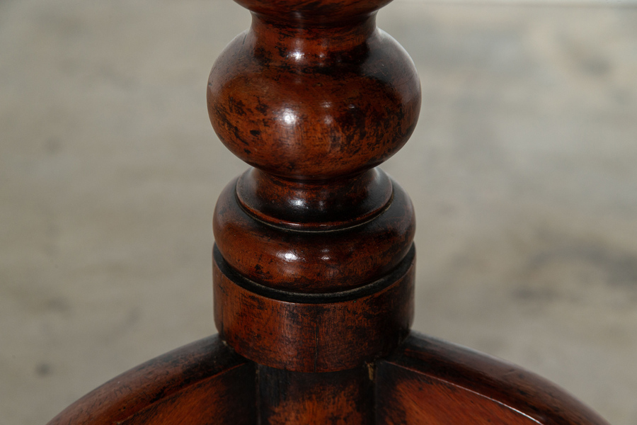 Irish 18thc Cherry Bobbin Tea Side Table photo vinterior