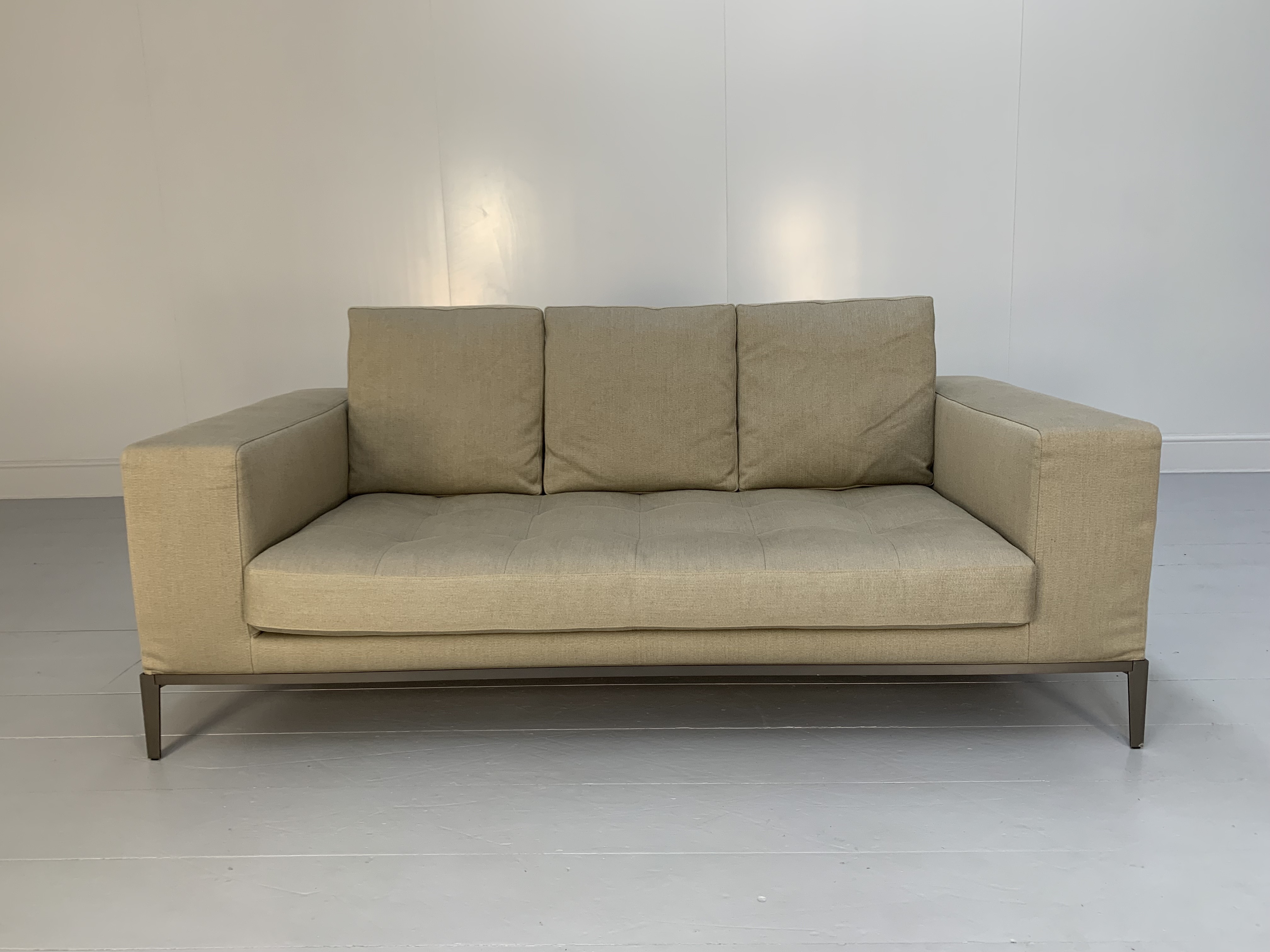 B&B ITALIA MAXALTO SIMPLICE ビーアンドビー　イタリア B&B Italia Maxalto “Simplice” 2.5 Seat Sofa – In Woven Linen | B&B