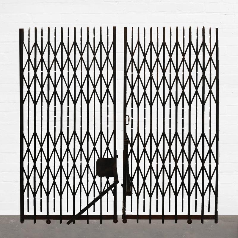 Double Concertina Gates / Lift Doors Vinterior