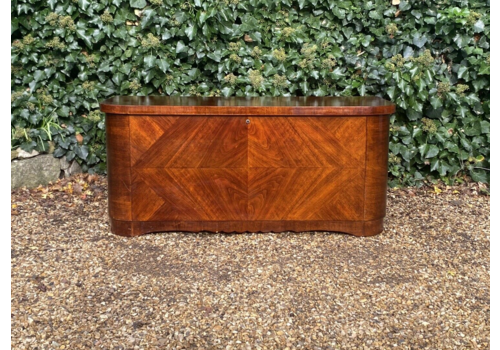 Vintage Early 20th Century Lane Altavista Cedar Wood Blanket Chest