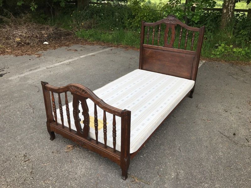 Sevinth Heaven Bed And Breakfast British Columbia Canada Antique Seventh Heaven Bed Vintage Carved Oak Small Single 3' Frame