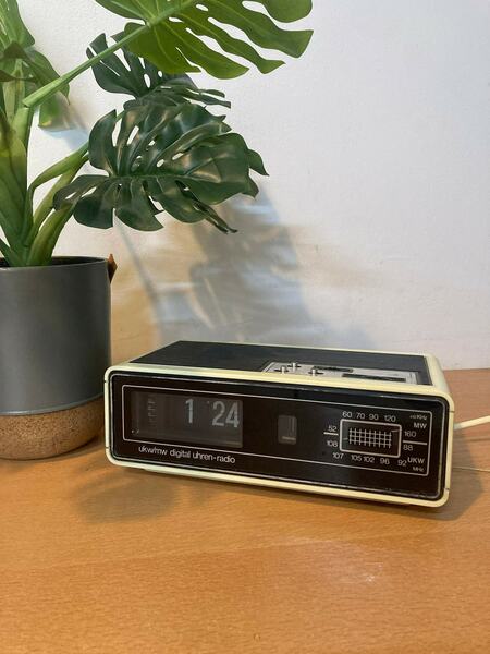 Vintage Diamant Zürich Fully Working White Flip Am Radio Alarm Clock / Vintage Radio Clock / Alarm Clock / Digital Clock0/ 70s Alarm Clock