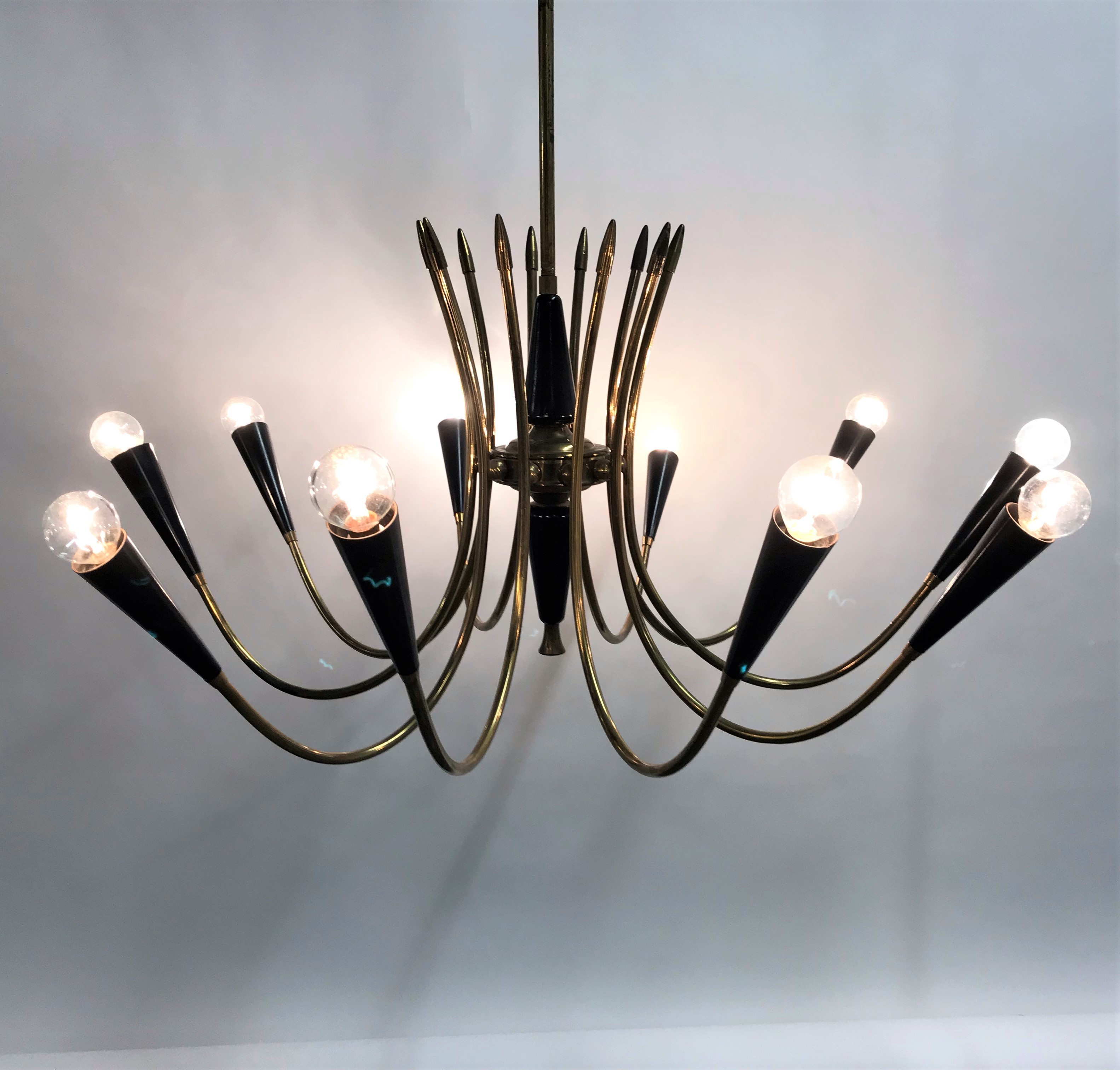 Vintage Brass 10 Light Chandelier, 1950s Vintage Brass 10 Light Chandelier, 1950s