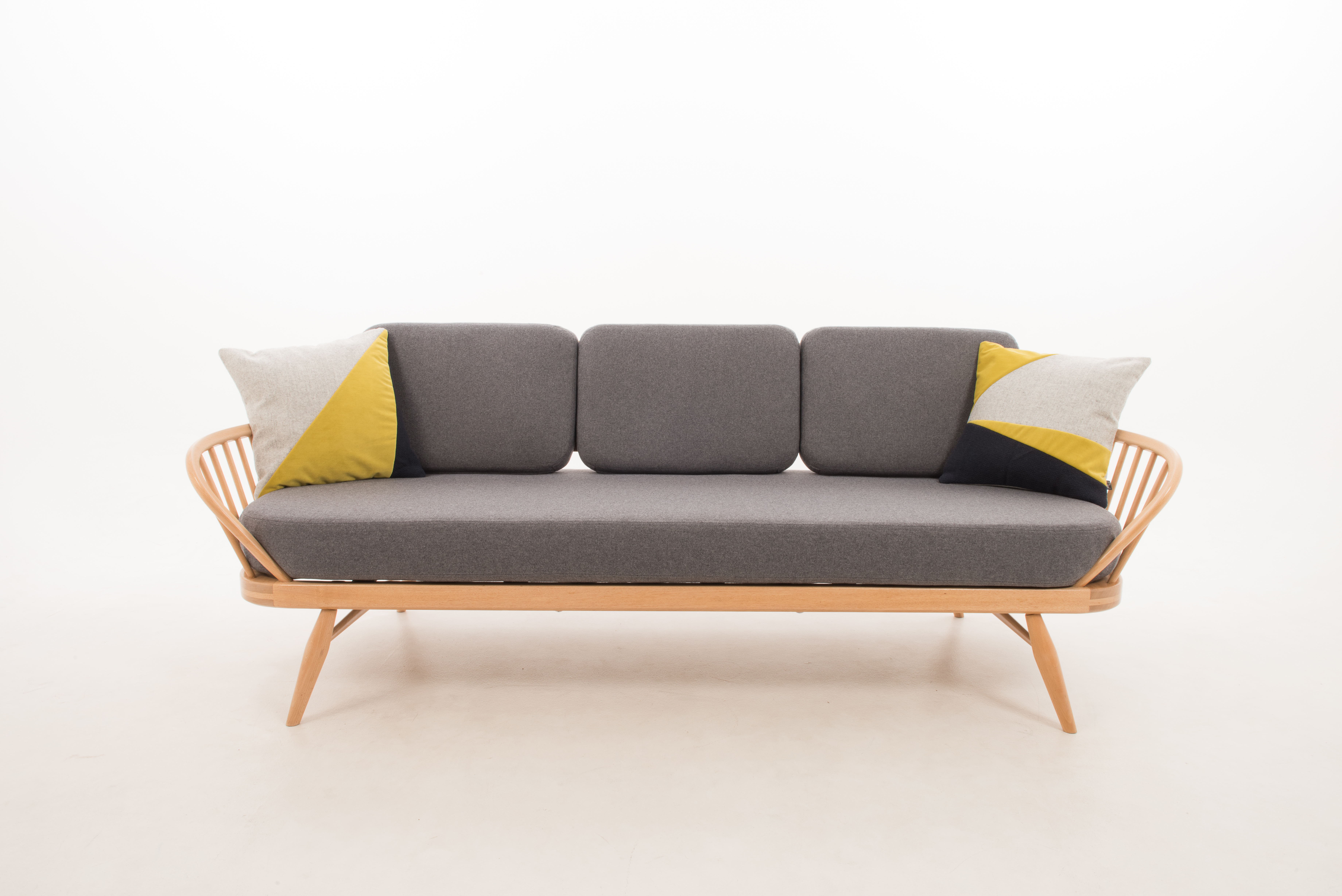 Ercol Daybed Studio Couch Fully Refurbished Lucian Ercolani