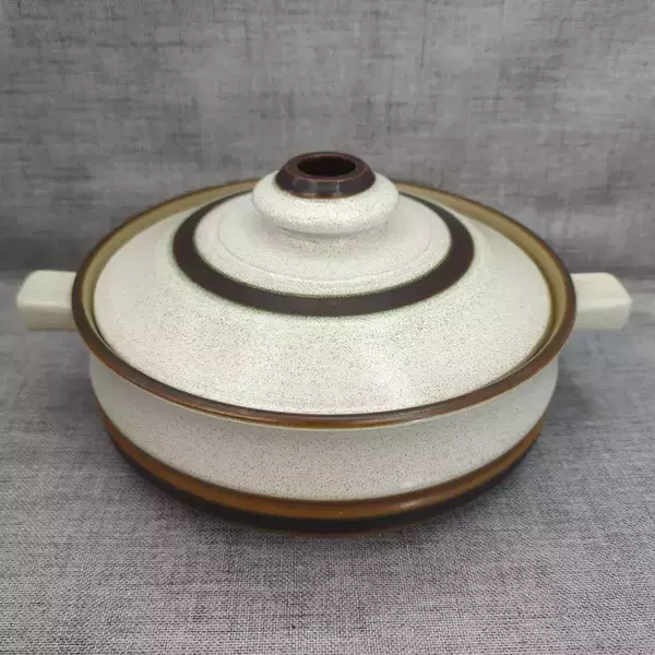 Denby Potters Wheel Tan Centre Casserole Dish + Lid 8 Inch Diameter 2