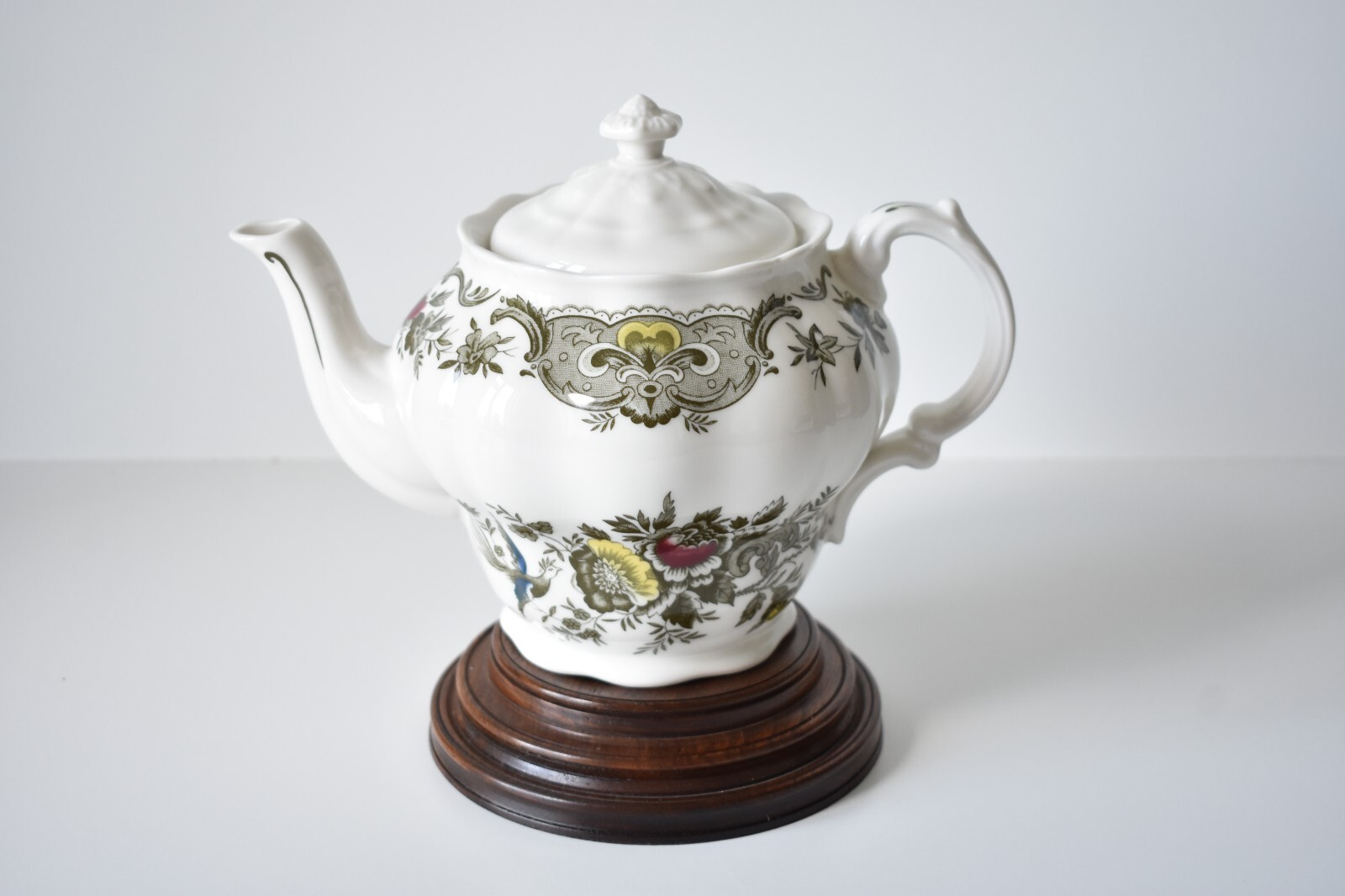 Windsor Royal Doulton Teapot Collection Gibson Sons Antique Floral