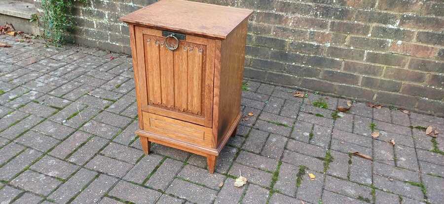 Splendid Vintage 1920s Solid Oak Coal Scuttle Box With Linen Fold Decoration   Perfect For Kindling & Storage