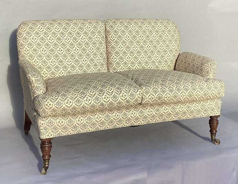Good C19th Small Howard & Sons Settee / Sofa photo furniture