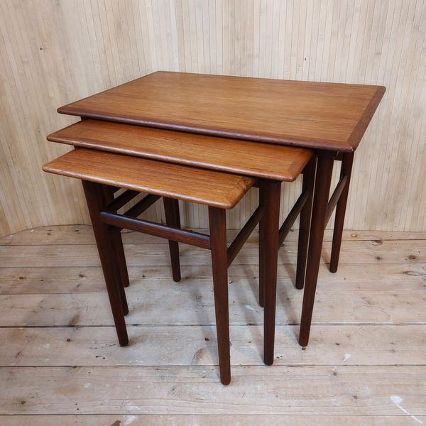 Fab Vintage Mcm 1960s Danish Made In Denmark Dyrlund Set Of 3 Nesting Tables