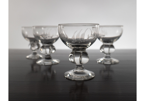 Holmegaard X4 ‘Gisselfeld’ Liqueur Glasses W/ Art Deco Cut Decor & Crown Knop