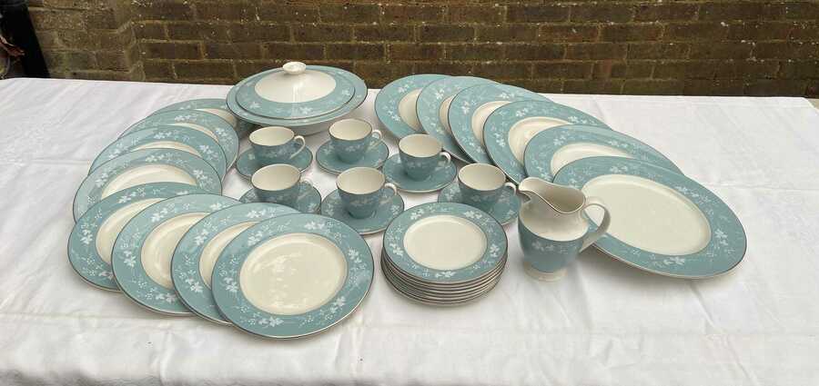 Six Place Vintage Dinner Service Reflection Mid Century Royal