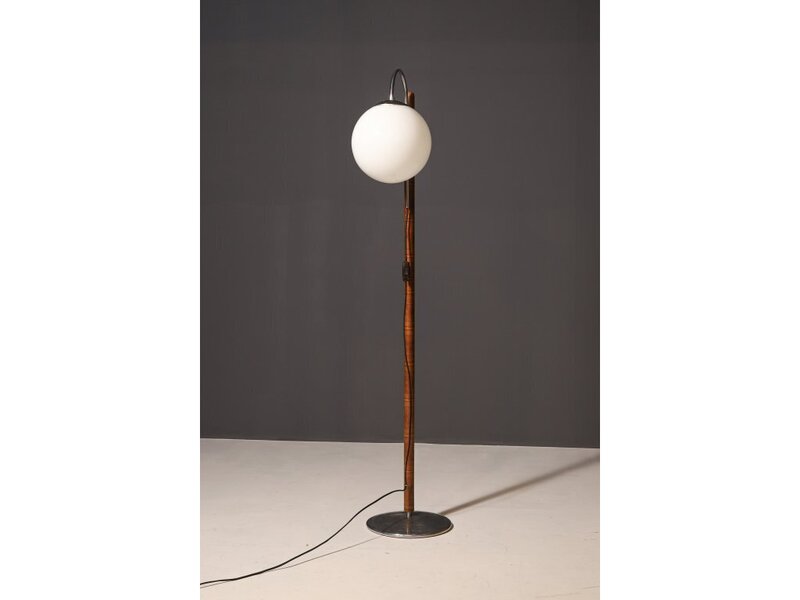 Functionalist Floor Lamp | Jindřich Halabala, 1930 photo furniture