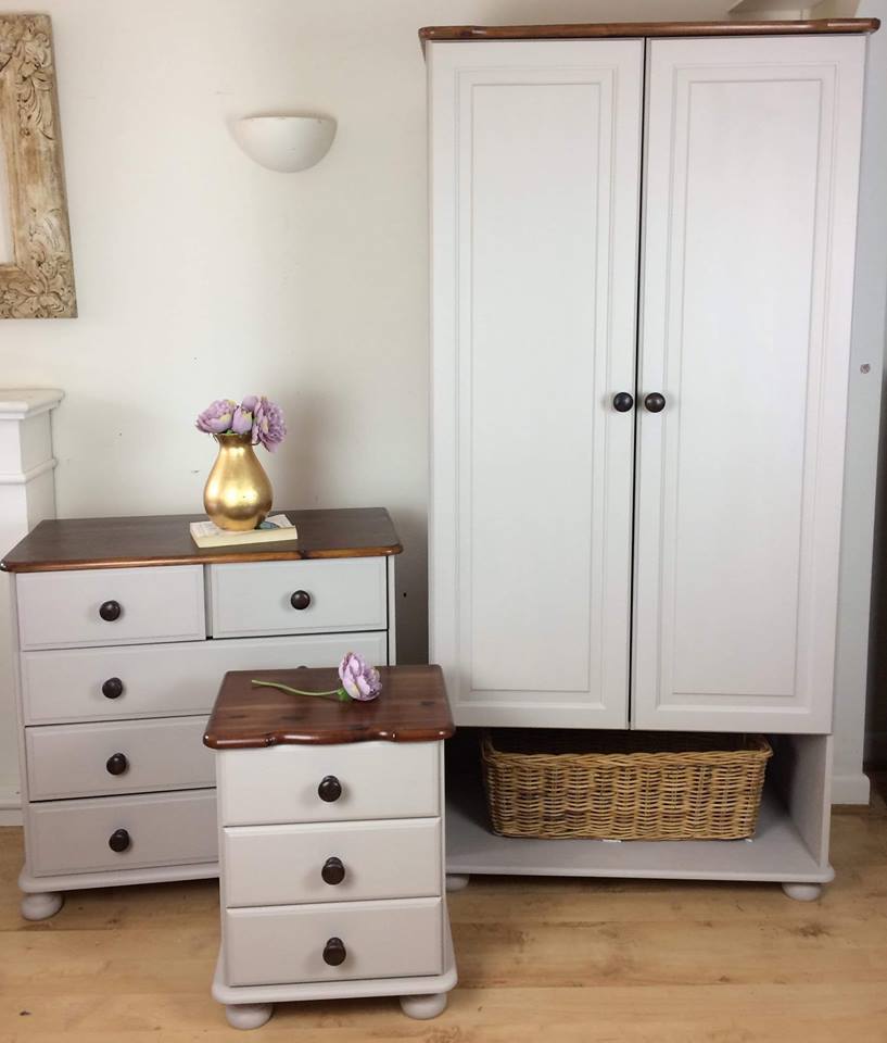 Vintage Country 3 Piece Solid Pine Bedroom Furniture Set Of