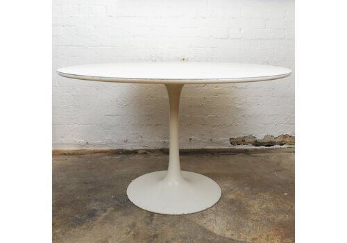 Vintage White Arkana Round Tulip Table, 1960s