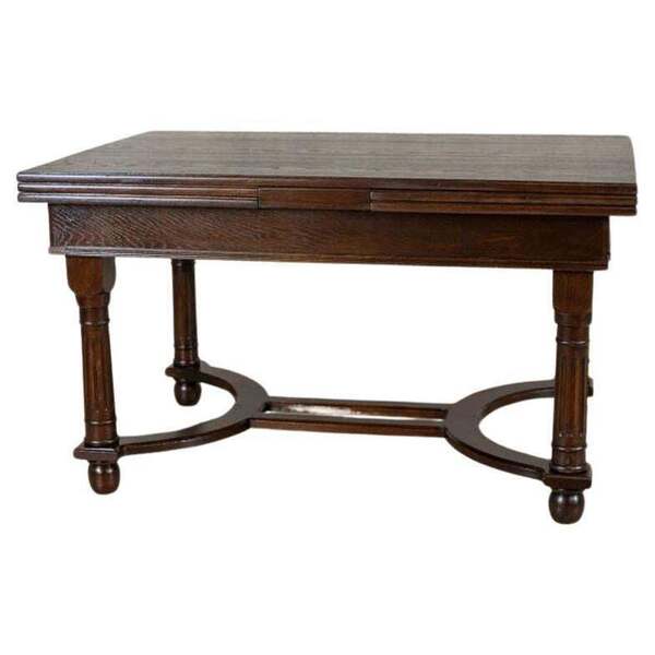 Extendable Oak Dining Table From The Early 20th Century