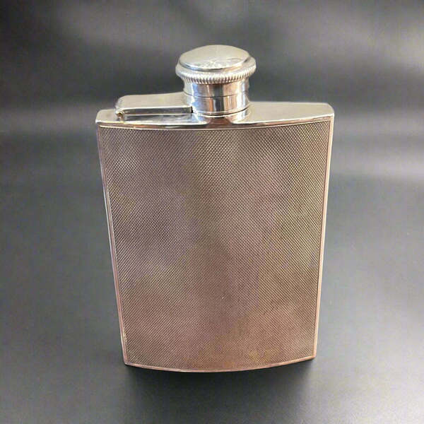 Rectangular Machine Turned Art Deco Silver Hip Flask In Mint Condition Made In London 1931