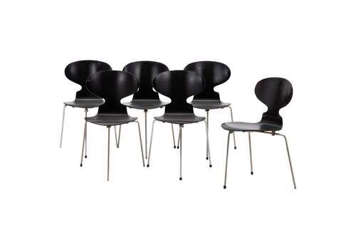 Set Of Six Ant Dining Chairs By Arne Jacobsen For Fritz Hansen