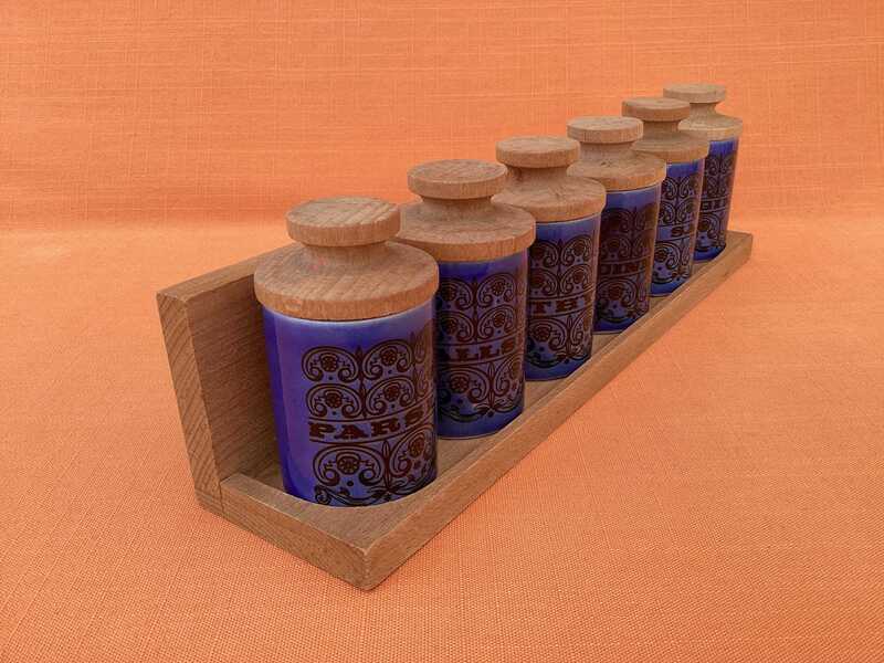 1960s Hornsea Blue C Scroll Spice Rack With 6 Labelled Jars, Hornsea C Scroll Spice Rack, John Clappison, Hornsea Spice Jars, Hard To Find