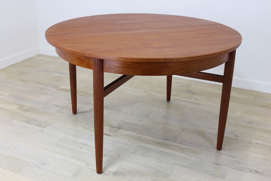 Good 1960’s Teak Circular Dining Table 4/6 Seater