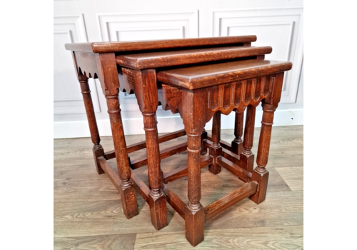 Vintage Solid Oak Nest Of 3 Tables – Jacobean Revival Turned Legs Joint Side