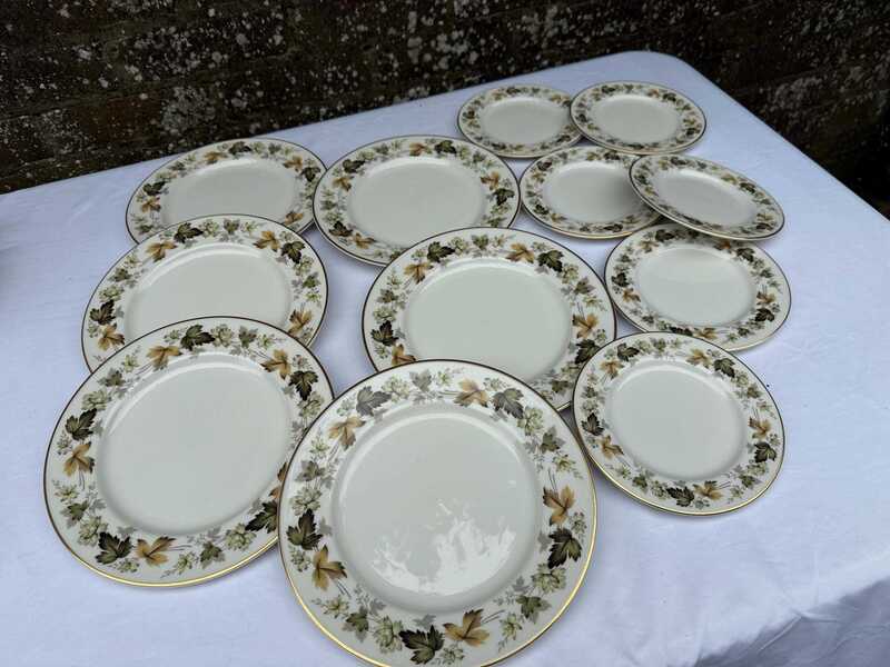 Rare Vintage 1960s Royal Doulton Larchmont Dinner Service – Gold