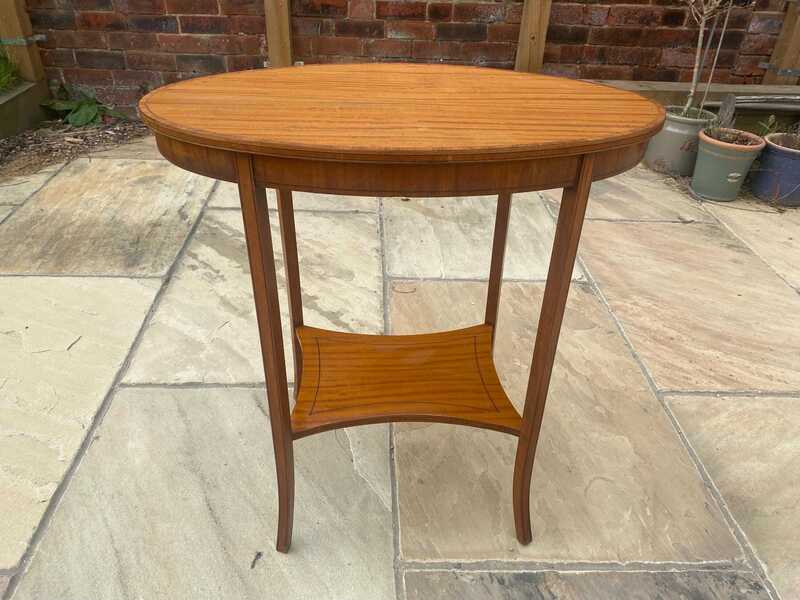 Antique Edwardian Oval Hall Table / End Table / Side Table / Lamp Table / Plant Stand