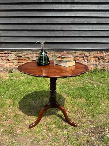 Antique Occasional Side Table Mahogany / Tilt Top Lamp Table