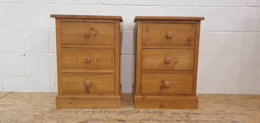 Farmhouse Style Pair Of Bedside Tables