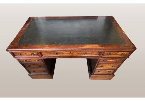 Victorian Mahogany Pedestal Desk