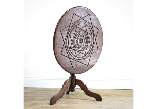 Early 18th Century Georgian Tripod Tilt Top Table