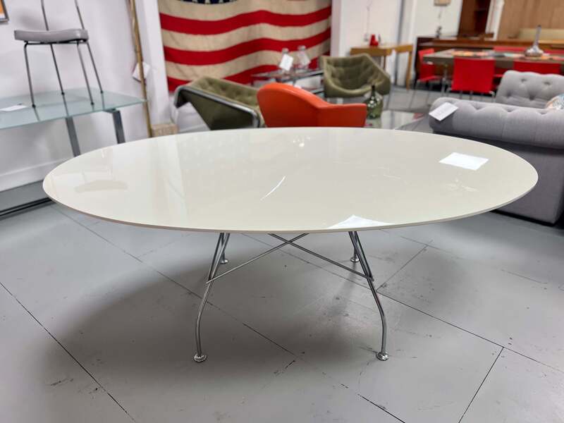 Kartell Glossy Oval Dining Table   Off White With Chrome Base
