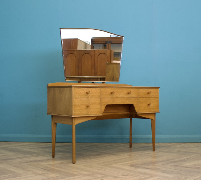 Mid Century Walnut Dressing Table From Alfred Cox, 1950s #1477