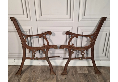 Reclaimed Vintage Decorative Ornate Cast Iron Metal Garden Bench Seat Ends Be34