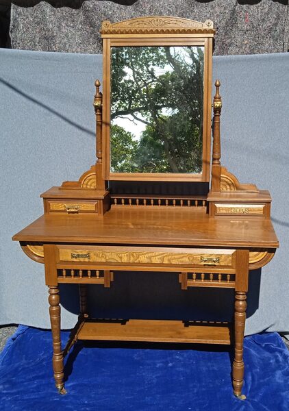 Late Victorian Mahogany Dressing Table With Carved Mirror.