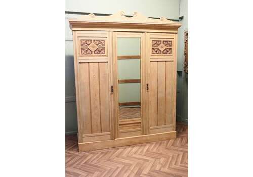Victorian Ash Arts & Crafts Tripple Wardrobe Compactum