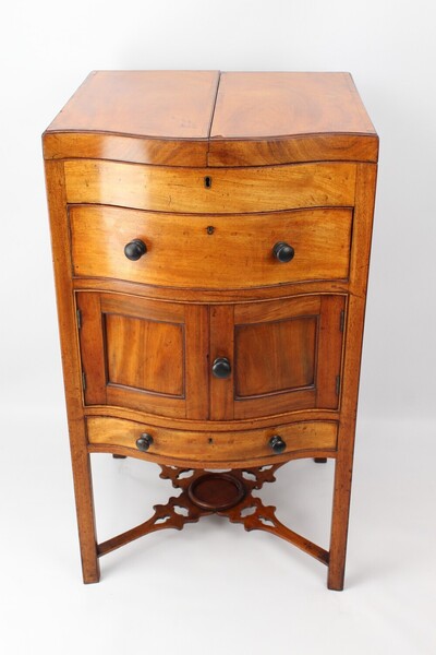 Georgian Gentleman’s Mahogany Bedside Dressing Table