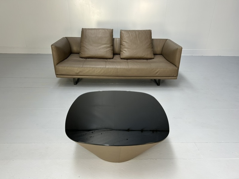 Walter Knoll “Prime Time 490” Sofa & “Ameo” Table – In Clay “Safari” Leather