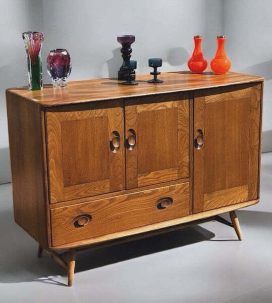 Mid Century Ercol Sideboard, Model No 467, Designed By Lucian Ercolani