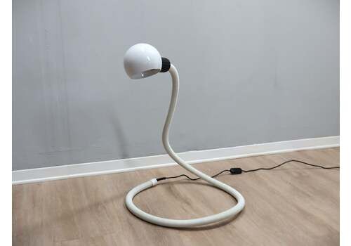 White Hebi Desk Lamp By Isao Hosoe For Valenti 1970s