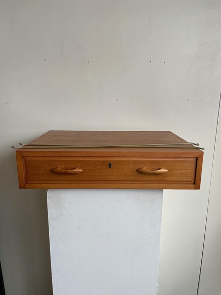 59cm Small Staples Ladderax Single Drawer Desk & 2 Support Bars