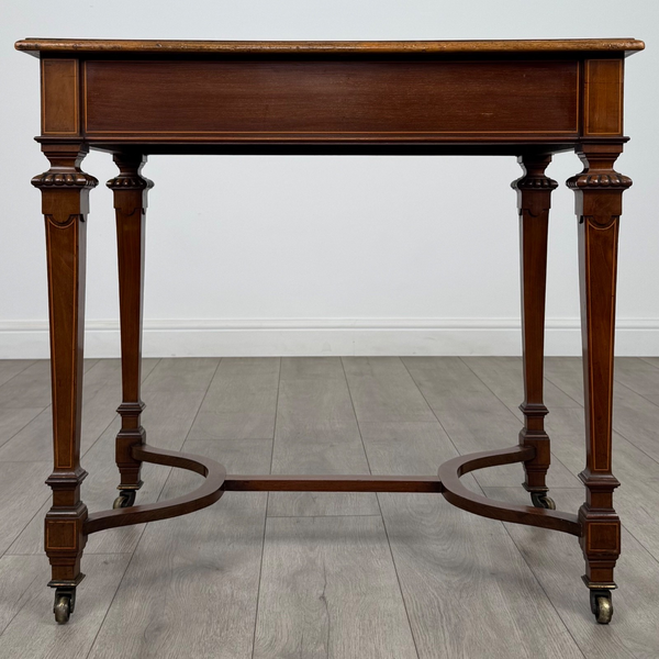 Antique 19th Century Fine Quality Side Table In Mahogany