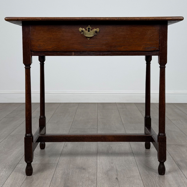 Antique 18th Century Good Quality Side Table In Oak