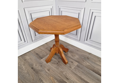 Vintage Wooden Oak Top Wine Side Table Turned Pedestal Tripod Leg Plant Stand