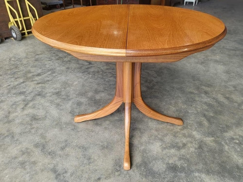 20thc Round Extending Pedestal Oak Dining Table Quad
